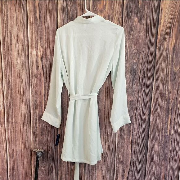 APT 9 Robe  - Picture 2 of 6